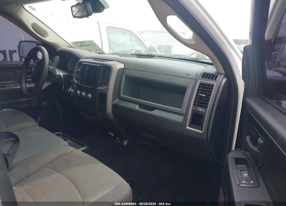 2014 RAM 1500 VIN: 1C6RR7KT4ES400143