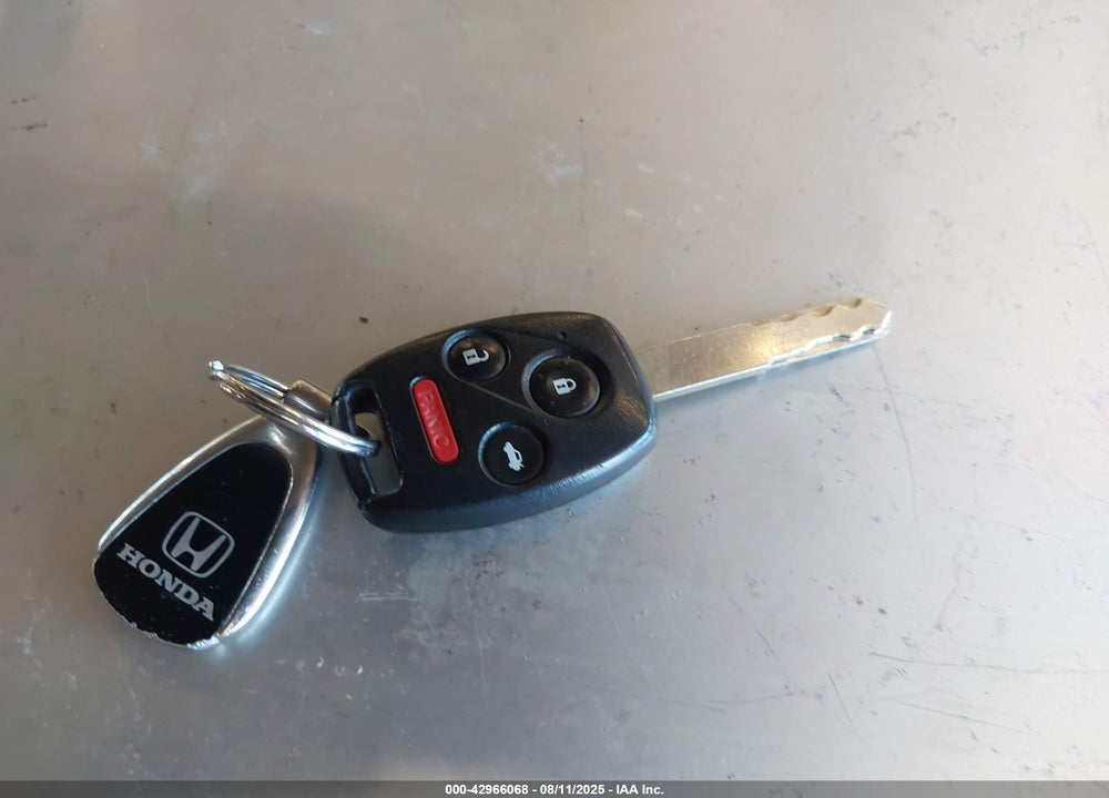 2012 HONDA ACCORD VIN: 1HGCP2F83CA039215