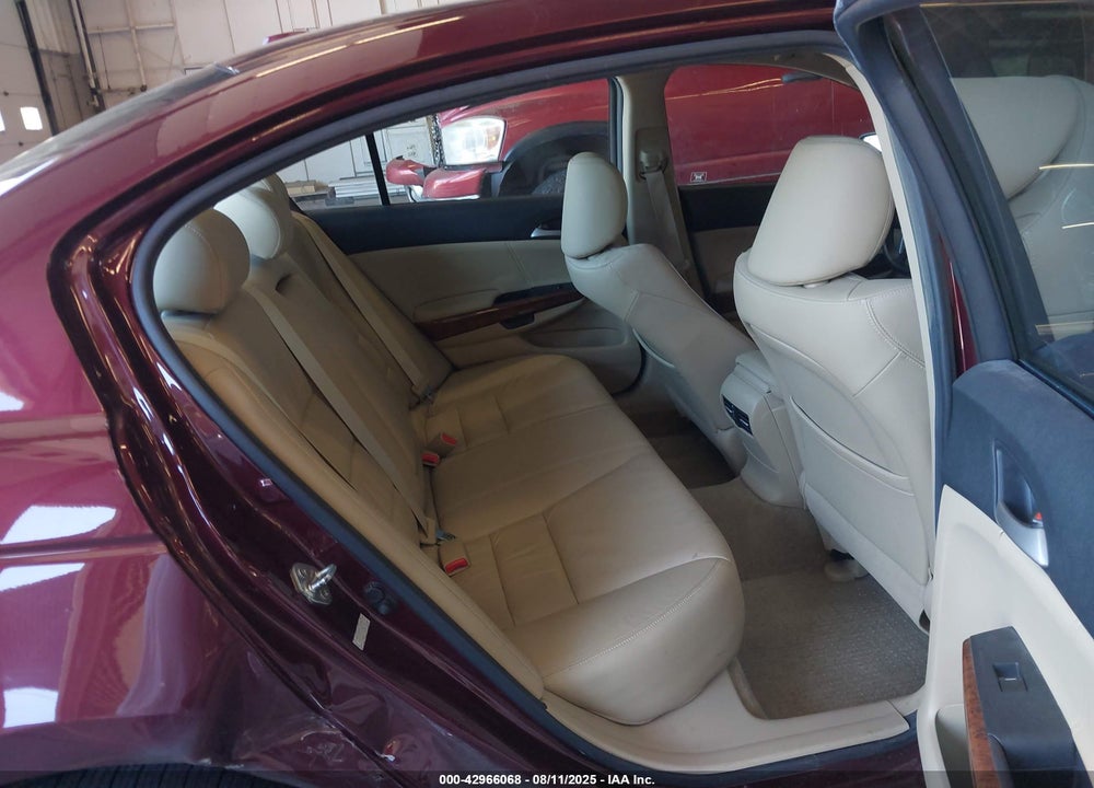 2012 HONDA ACCORD VIN: 1HGCP2F83CA039215