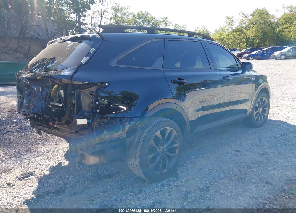 2021 KIA SORENTO VIN: 5XYRHDLF6MG063417