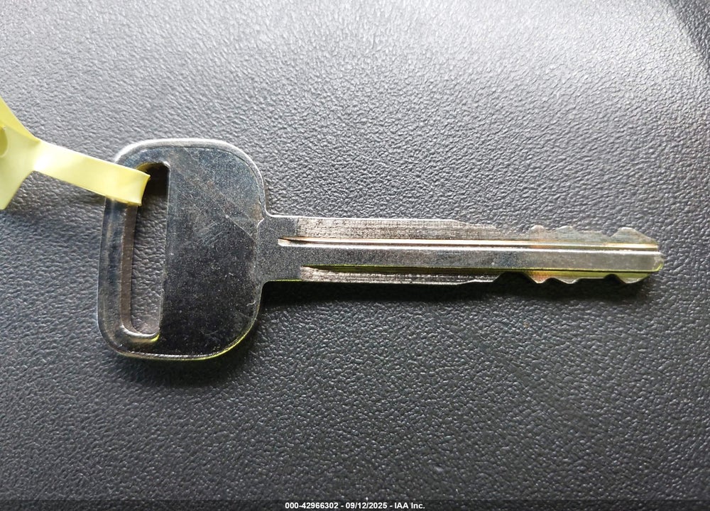 2008 SCION XB VIN: JTLKE50E681002641