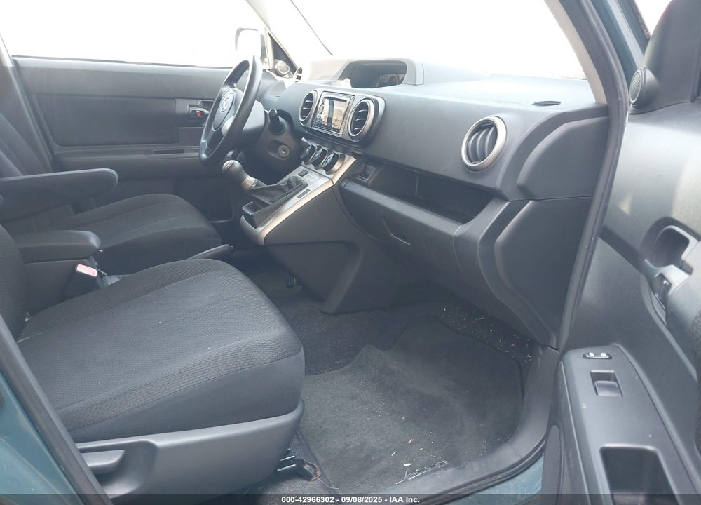 2008 SCION XB VIN: JTLKE50E681002641