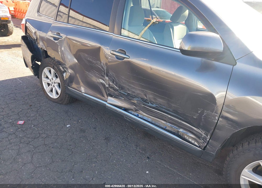 2012 TOYOTA HIGHLANDER VIN: 5TDBK3EH1CS094443