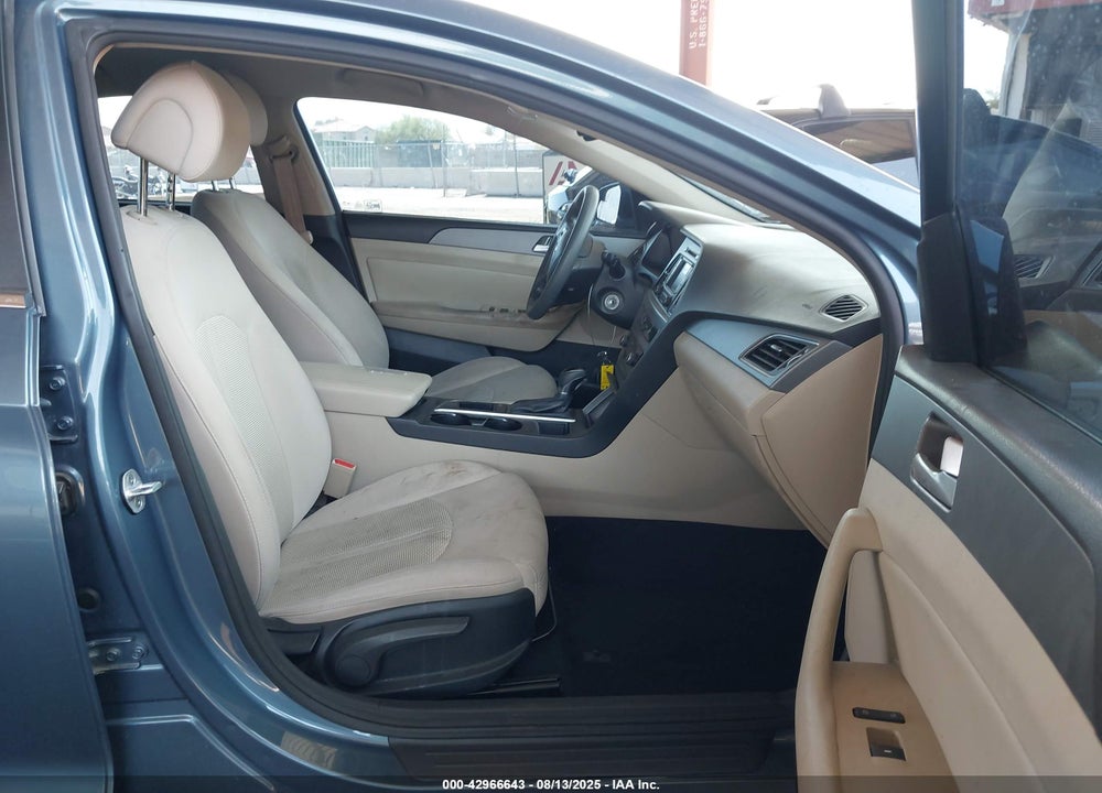 2015 HYUNDAI SONATA VIN: 5NPE24AF9FH185848