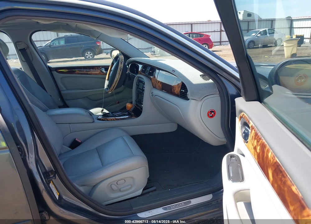 2005 JAGUAR XJ XJ8 L VIN: SAJWA79C35SG46081