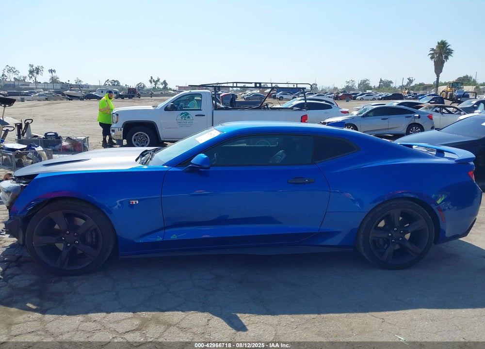 2018 CHEVROLET CAMARO VIN: 1G1FH1R76J0187215