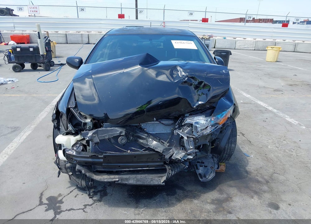 2011 HONDA INSIGHT VIN: JHMZE2H50BS008562