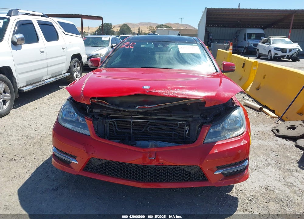 2014 MERCEDES-BENZ C CLASS VIN: WDDGJ4HB9EG301900