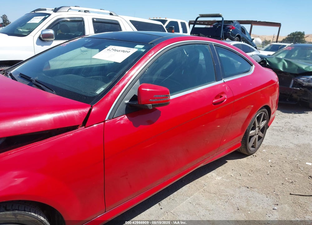2014 MERCEDES-BENZ C CLASS VIN: WDDGJ4HB9EG301900