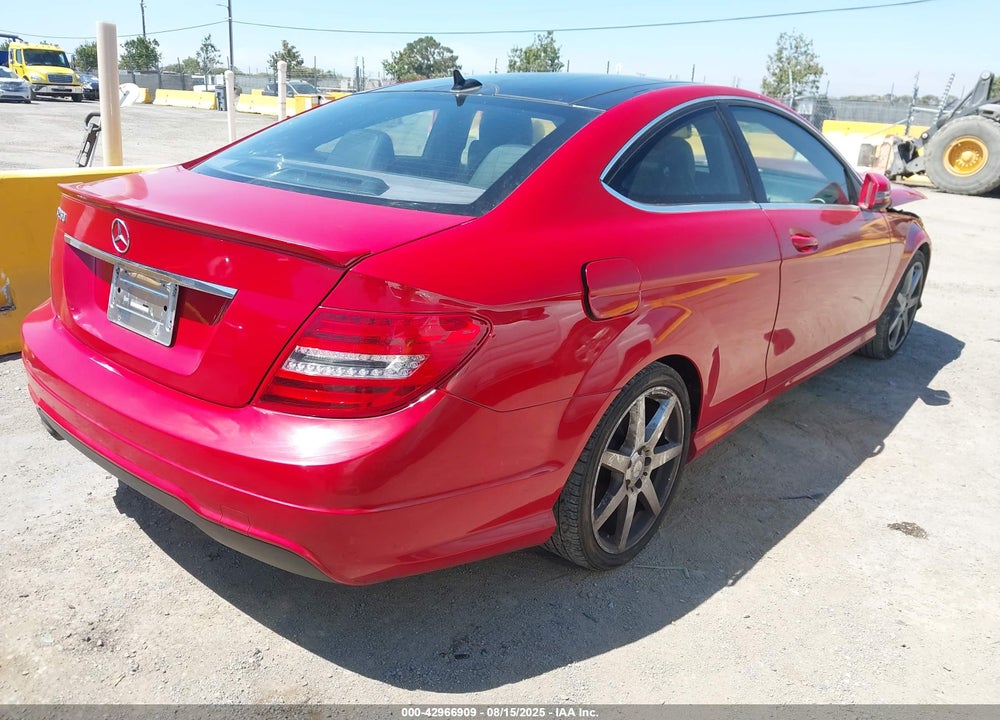 2014 MERCEDES-BENZ C CLASS VIN: WDDGJ4HB9EG301900