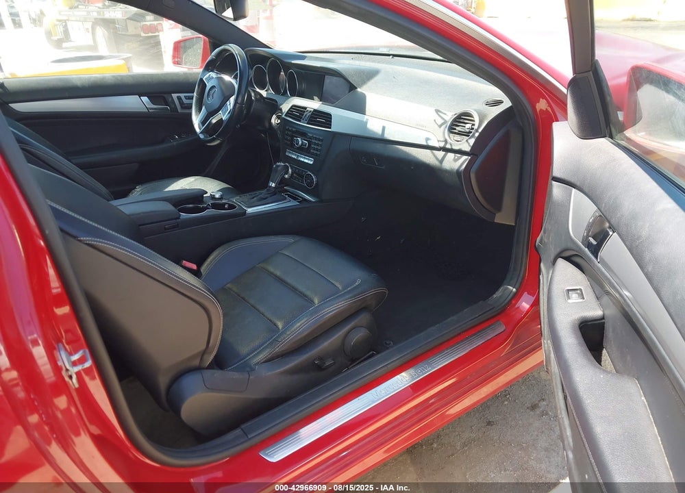 2014 MERCEDES-BENZ C CLASS VIN: WDDGJ4HB9EG301900