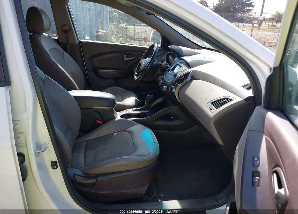 2015 HYUNDAI TUCSON VIN: KM8JUCAG3FU021380