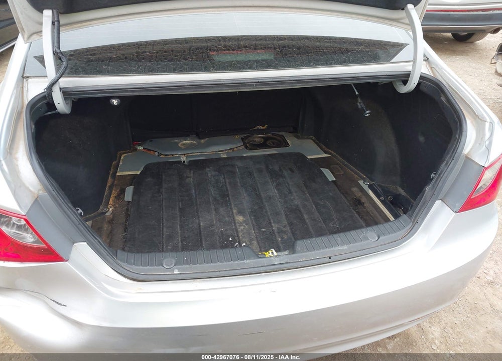 2011 HYUNDAI SONATA VIN: 5NPEB4AC8BH237549