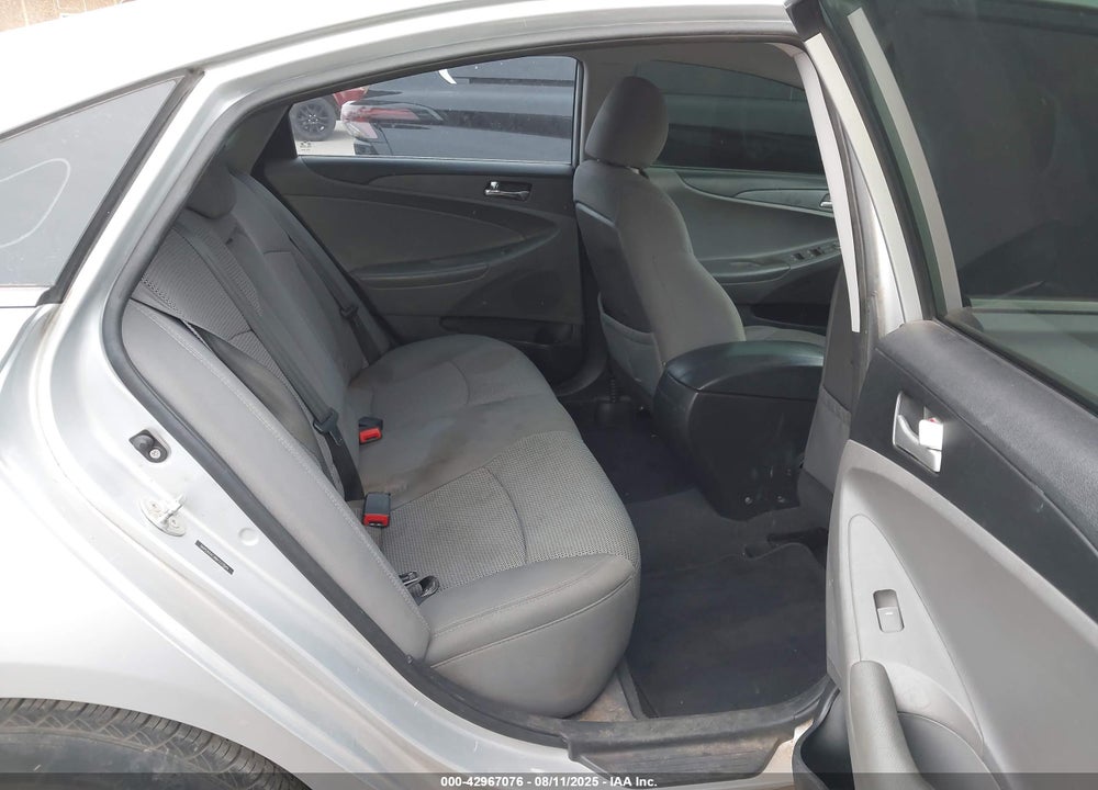 2011 HYUNDAI SONATA VIN: 5NPEB4AC8BH237549