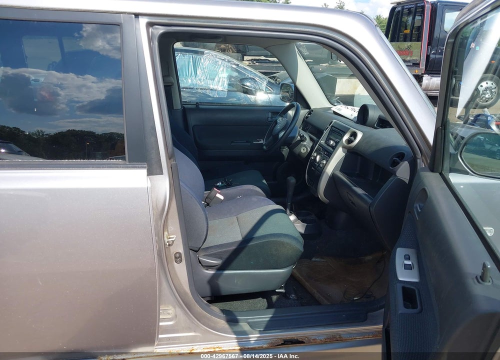 2006 SCION XB VIN: JTLKT324164120008
