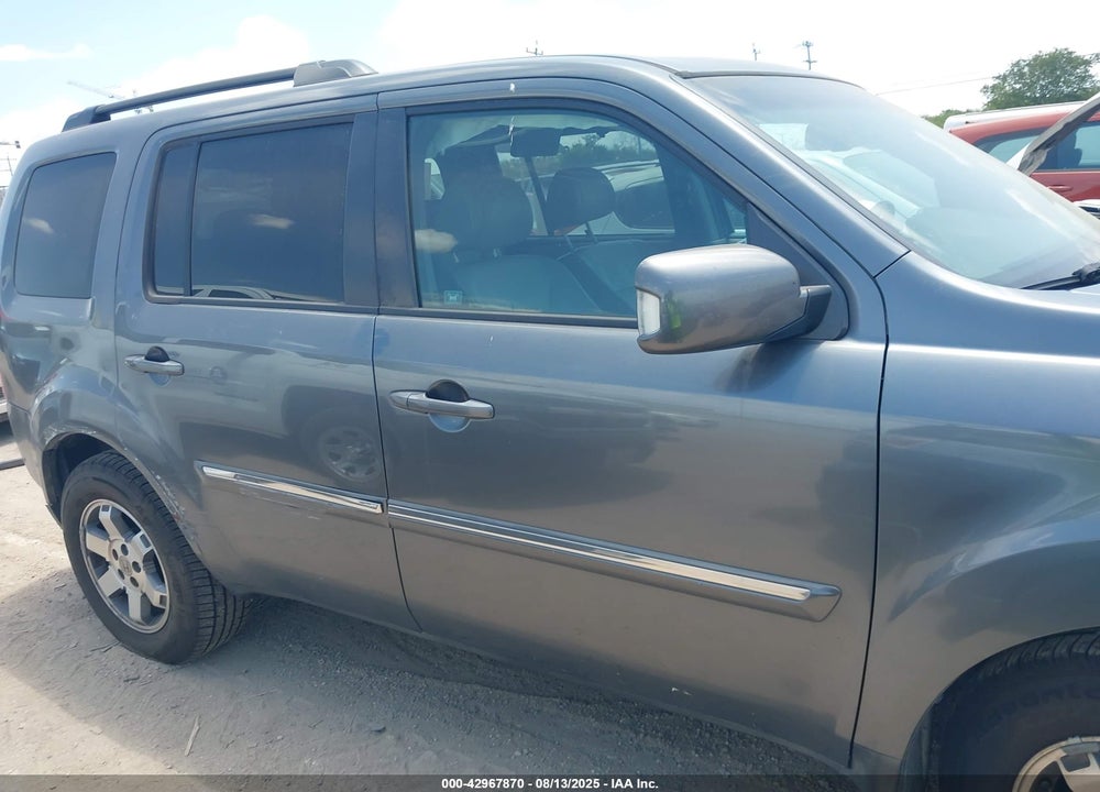 2011 HONDA PILOT VIN: 5FNYF3H94BB051835