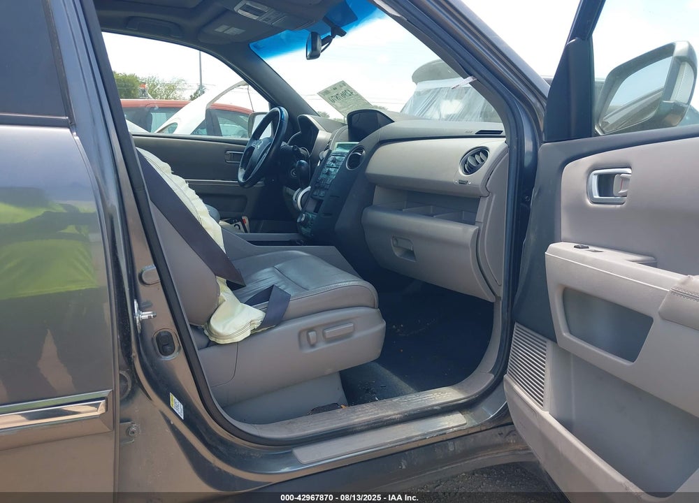2011 HONDA PILOT VIN: 5FNYF3H94BB051835