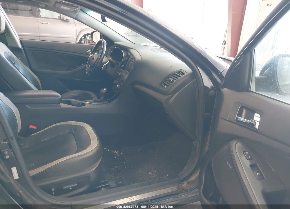 2011 KIA OPTIMA VIN: KNAGR4A61B5132251
