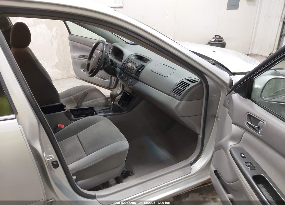 2005 TOYOTA CAMRY LE VIN: 4T1BE32K95U091856