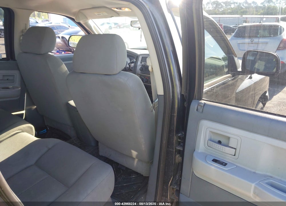 2006 DODGE DAKOTA SLT VIN: 1D7HE48K06S557317