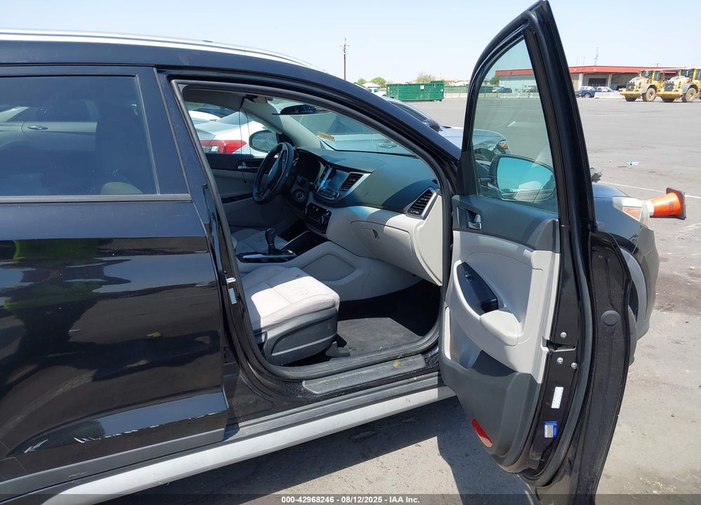2018 HYUNDAI TUCSON SEL VIN: KM8J33A45JU669692