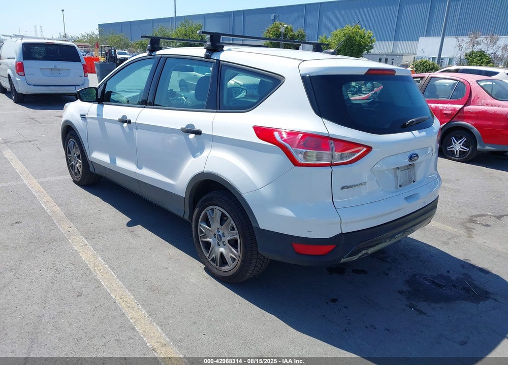 2016 FORD ESCAPE S VIN: 1FMCU0F7XGUC00131