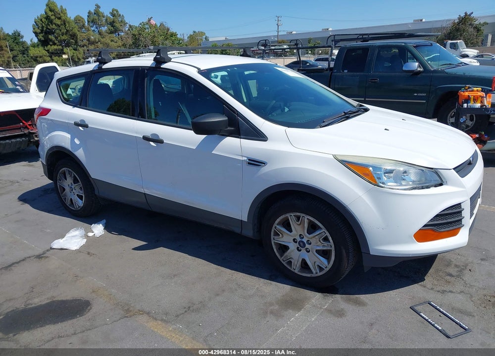2016 FORD ESCAPE S VIN: 1FMCU0F7XGUC00131