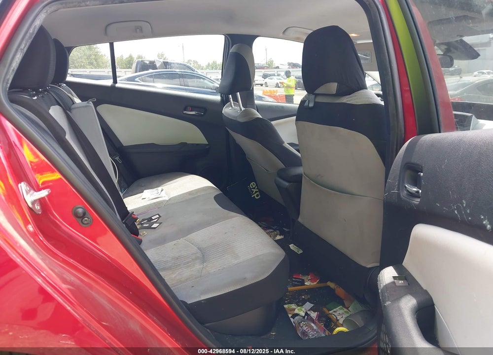 2018 TOYOTA PRIUS VIN: JTDKBRFU0J3586586