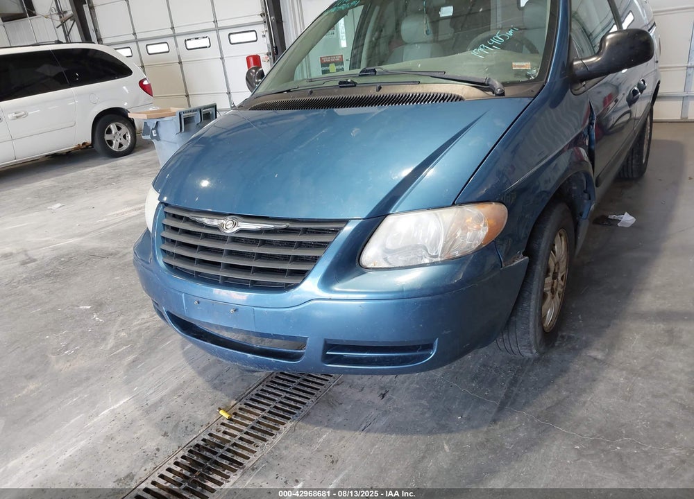 2005 CHRYSLER TOWN & COUNTRY VIN: 1C4GP45R55B259393