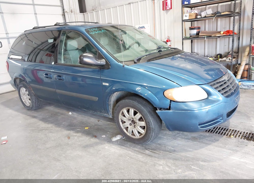 2005 CHRYSLER TOWN & COUNTRY VIN: 1C4GP45R55B259393