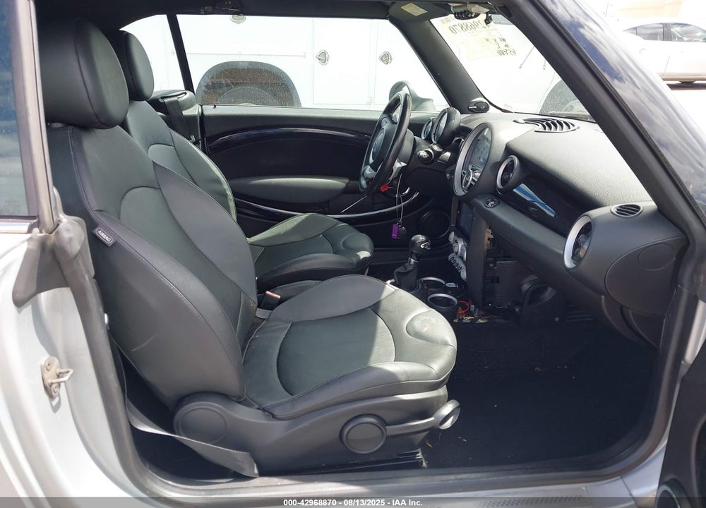 2010 MINI COOPER S VIN: WMWMS3C58ATZ85472