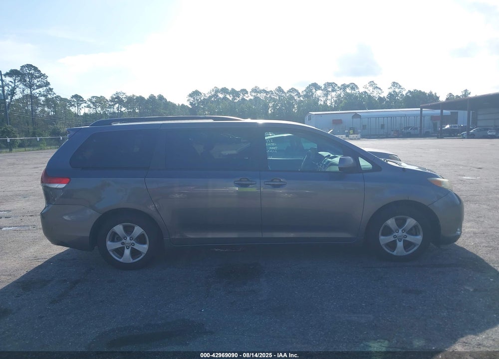 2011 TOYOTA SIENNA LE V6 VIN: 5TDKK3DC4BS085689