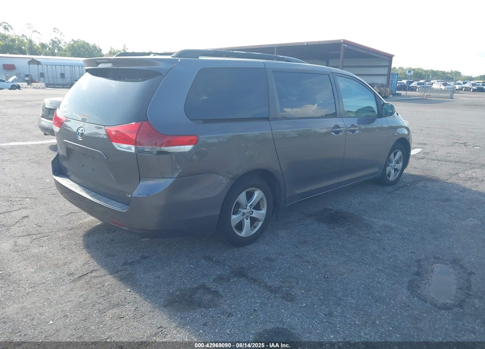 2011 TOYOTA SIENNA LE V6 VIN: 5TDKK3DC4BS085689