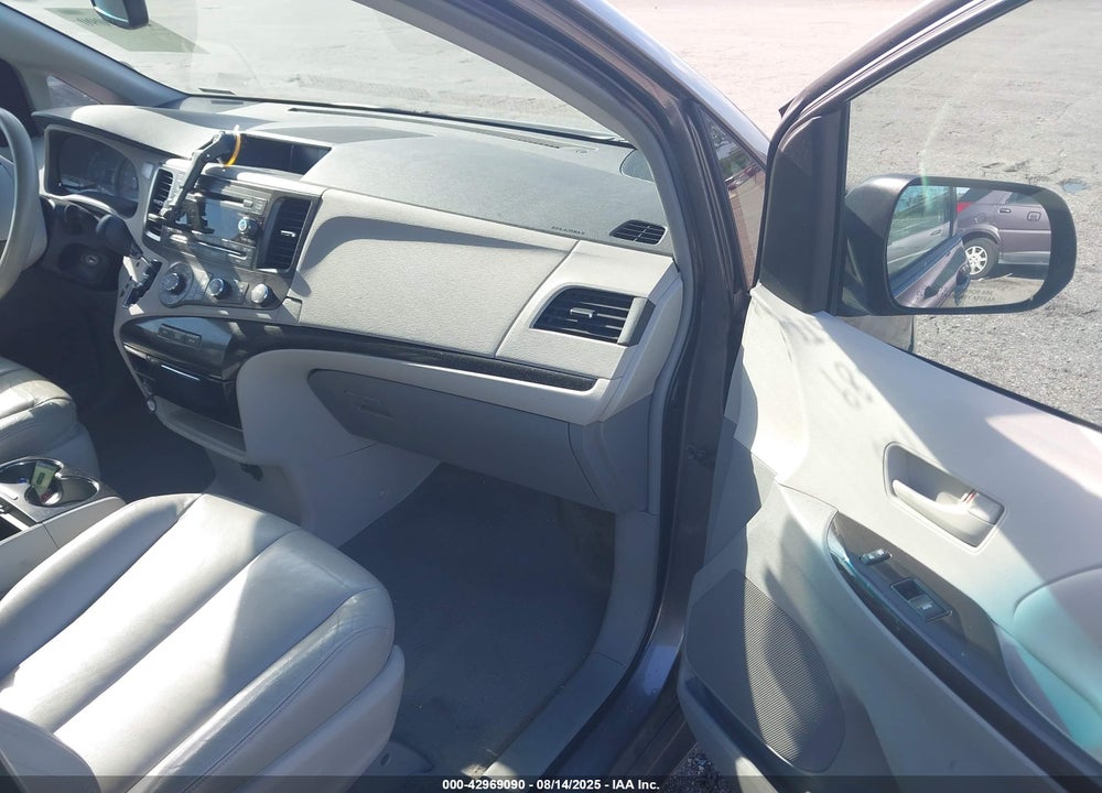 2011 TOYOTA SIENNA LE V6 VIN: 5TDKK3DC4BS085689