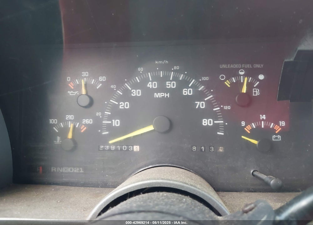 1993 CHEVROLET SUBURBAN C2500 VIN: 1GNGC26K8PJ366763