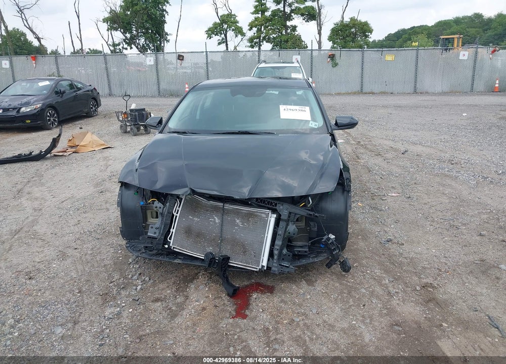 2021 HYUNDAI ELANTRA VIN: KMHLM4AG4MU071247