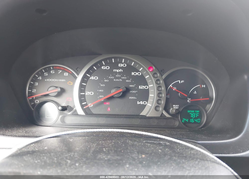 2005 HONDA PILOT EX-L VIN: 5FNYF18515B052138