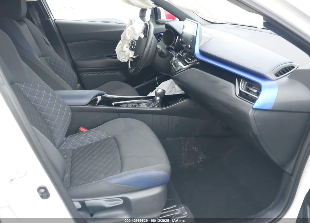 2021 TOYOTA C-HR VIN: NMTKHMBX5MR126455