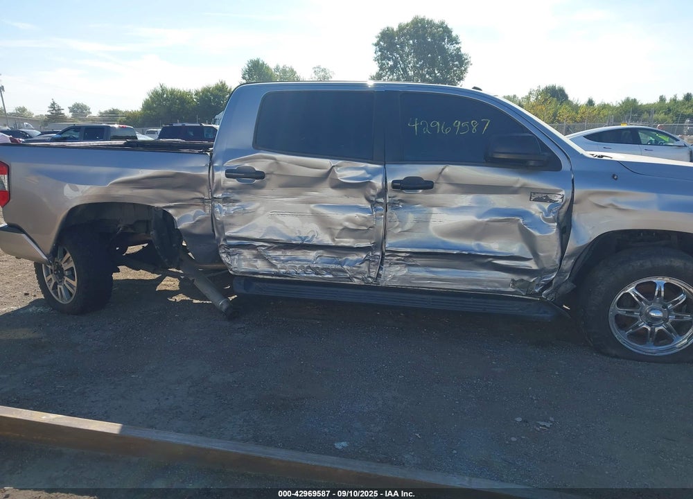 2014 TOYOTA TUNDRA VIN: 5TFAW5F11EX328820