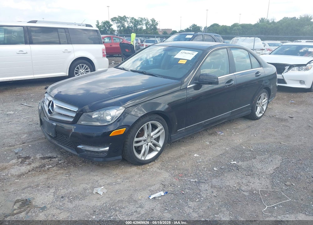 2012 MERCEDES-BENZ C CLASS VIN: WDDGF8BB6CR192668