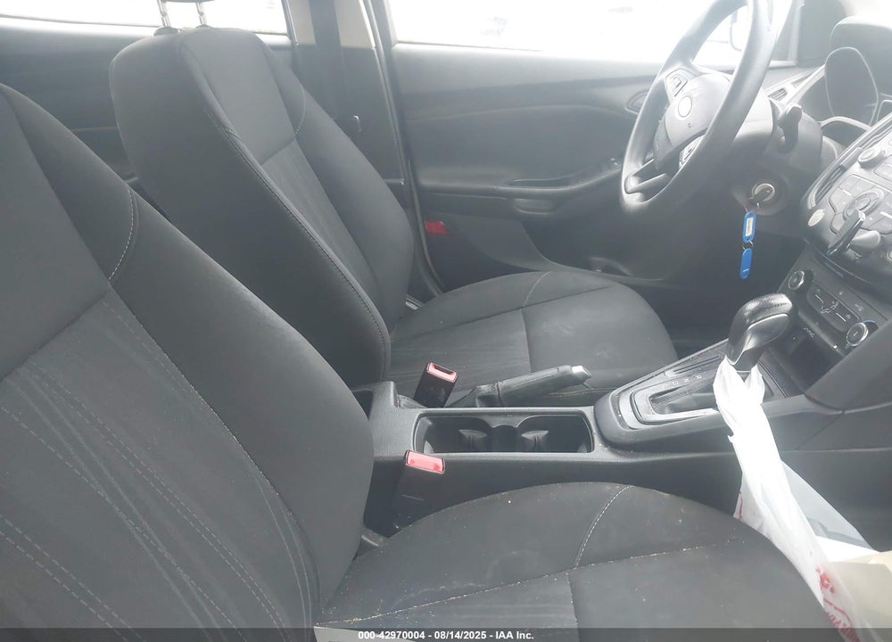 2016 FORD FOCUS VIN: 1FADP3E25GL322317