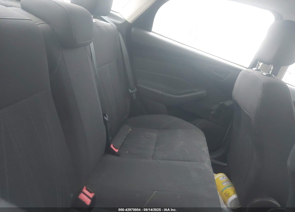 2016 FORD FOCUS VIN: 1FADP3E25GL322317