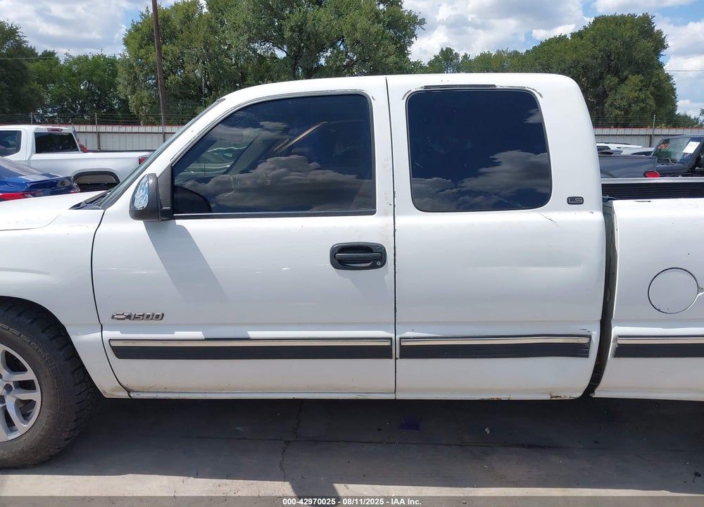 2000 CHEVROLET SILVERADO 1500 LS VIN: 2GCEC19V4Y1273850