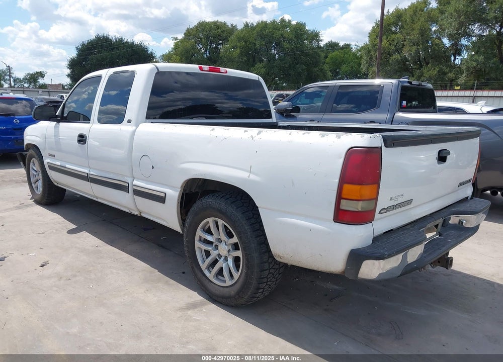 2000 CHEVROLET SILVERADO 1500 LS VIN: 2GCEC19V4Y1273850