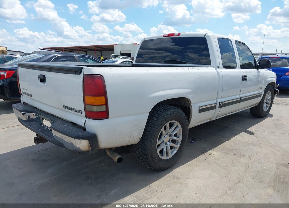 2000 CHEVROLET SILVERADO 1500 LS VIN: 2GCEC19V4Y1273850