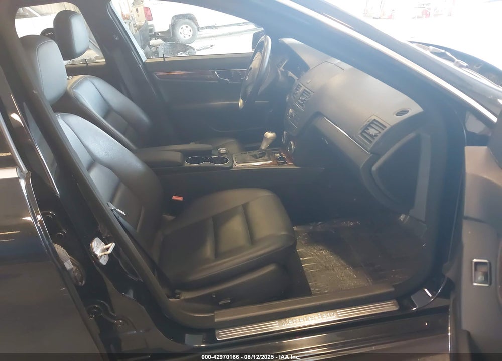 2011 MERCEDES-BENZ C CLASS VIN: WDDGF8BB8BF531723