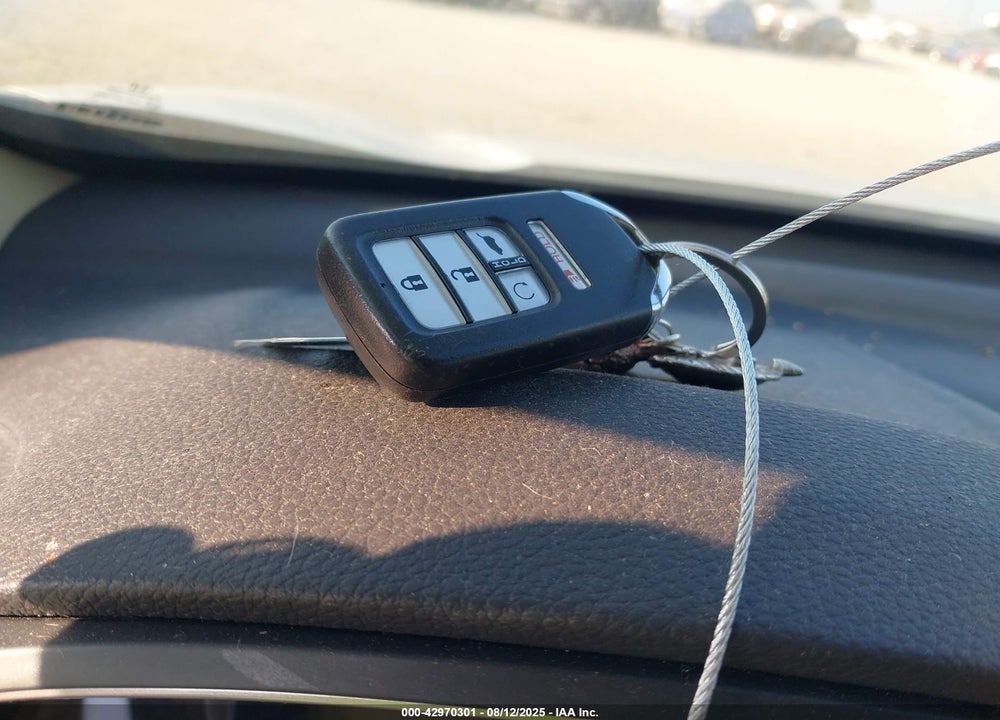 2018 HONDA CR-V VIN: 2HKRW2H80JH663164