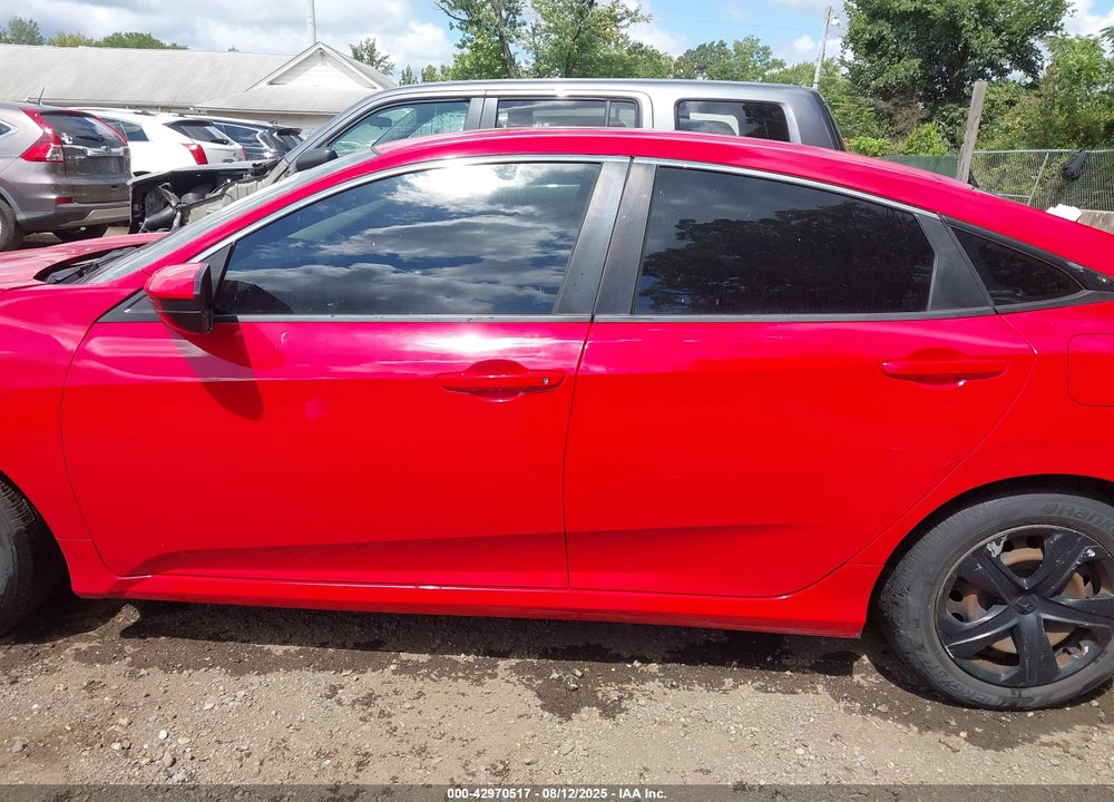 2018 HONDA CIVIC VIN: 2HGFC2F57JH570723