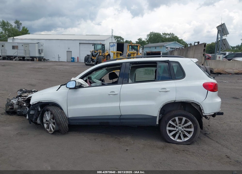2017 VOLKSWAGEN TIGUAN VIN: WVGBV7AX4HK048742