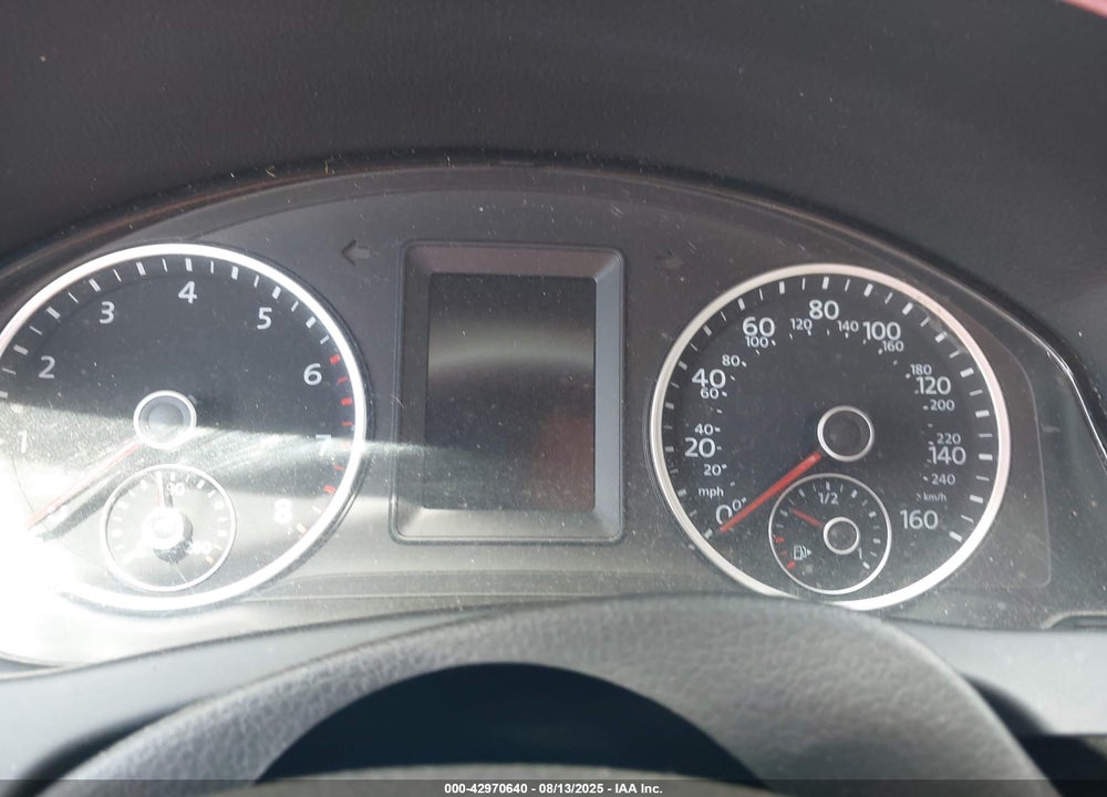 2017 VOLKSWAGEN TIGUAN VIN: WVGBV7AX4HK048742